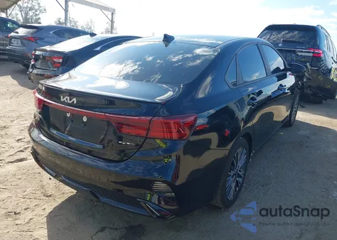 2024 Kia Forte Gt-Line z USA, uszkodzony, nr VIN 3KPF54AD8RE719442